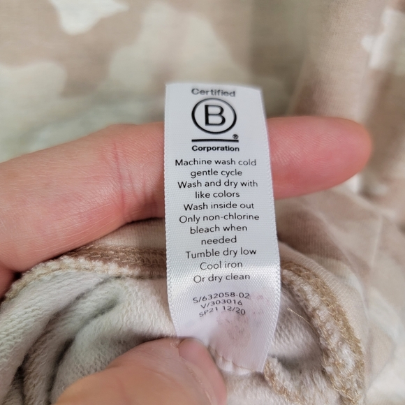 Athleta Studio to Street Printed Sweatshirt Neutral Camo Camoflage Pattern M - Picture 8 of 10